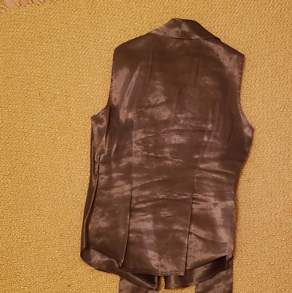 Ralph Lauren shimmery sleeveless blouse - Picture 3 of 6